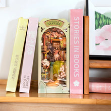 Cargar imagen en el visor de la galería, Booknook: Falling Sakura
