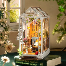 Cargar imagen en el visor de la galería, Booknook: Garden House
