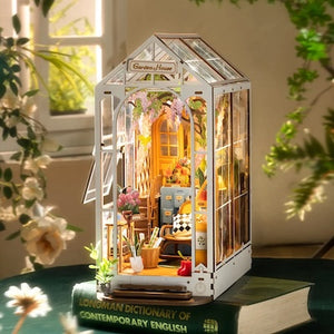 Booknook: Garden House